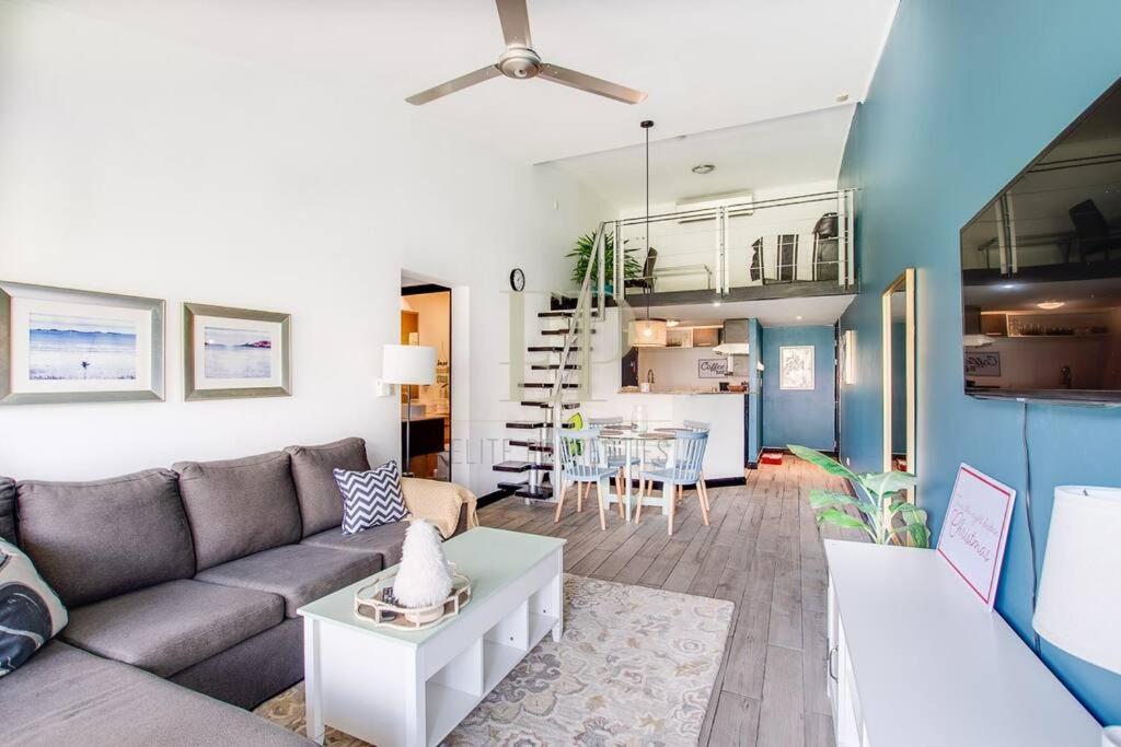 Cr Mariposa Rentals Lakeview Penthouse With Office Space, Pool, Gym, Tennis Santa Ana  Exterior photo