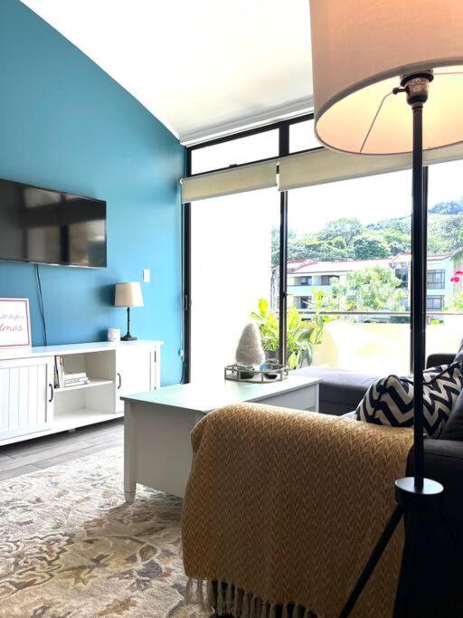 Cr Mariposa Rentals Lakeview Penthouse With Office Space, Pool, Gym, Tennis Santa Ana  Exterior photo